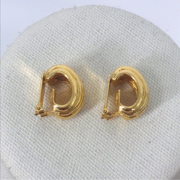 3/$15 Mimi Di N Gold Tone Ribbed Hoop Clip-On Earrings - Picture 2 of 8